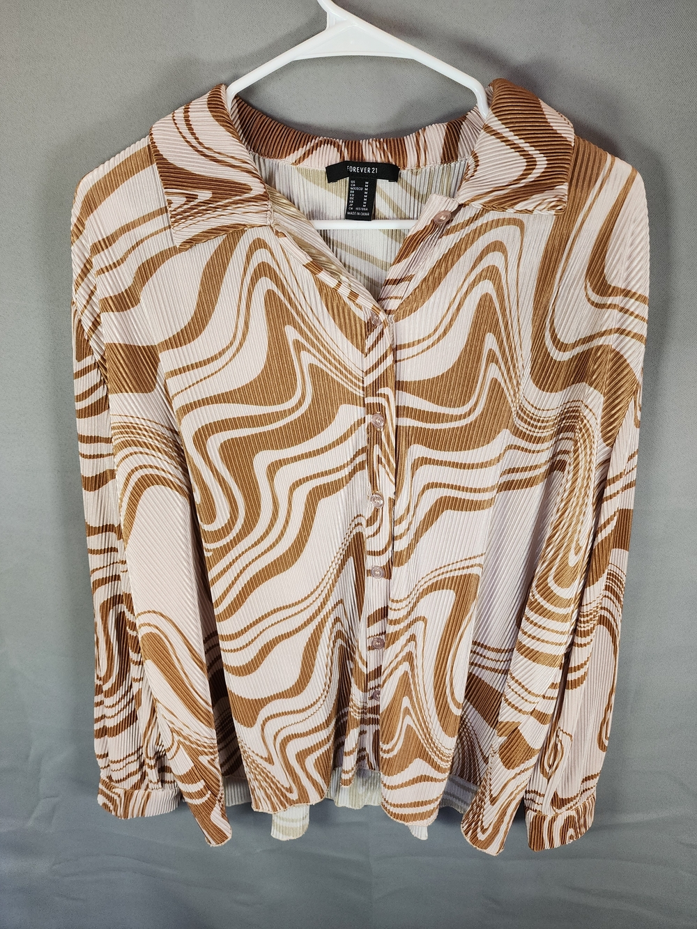 Forever 21 Brown & Cream Wave-Print Button Down Shirt